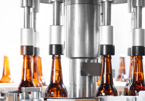 Capsuleuse manuelle vs capsuleuse pneumatique : quelles différences pour un brasseur amateur maison ?